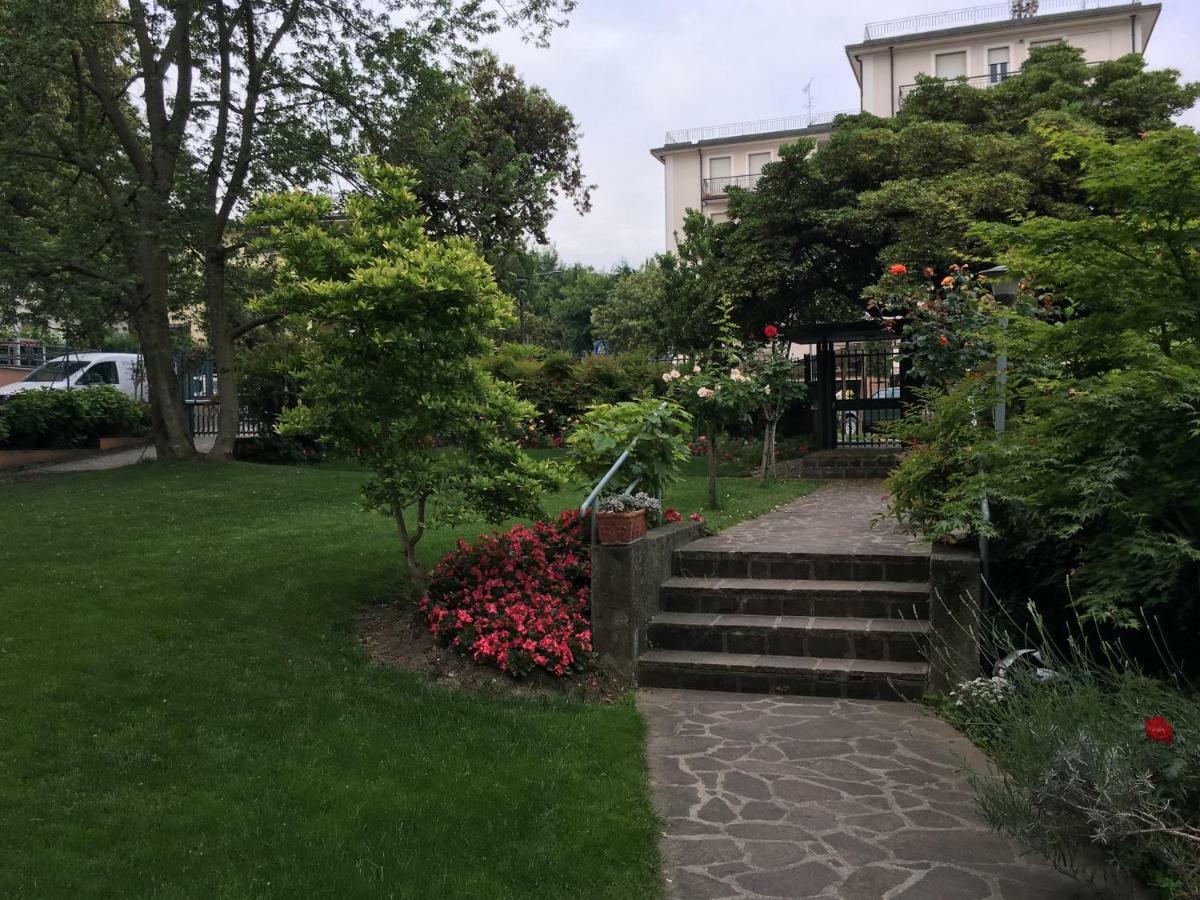 Horto Terapeutico Home Дезенцано-дель-Гарда Экстерьер фото